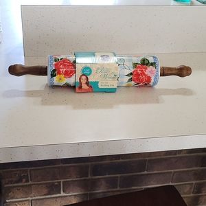 New Pioneer Woman Rolling Pin (Sweet Rose)